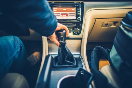 Boîte de vitesses d'occasion : pourquoi séduit-elle de plus en plus d'automobilistes ?